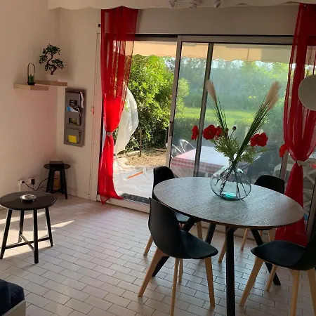 La Et La Au Bout Du Parc 4 Couchages Avec Jardin *